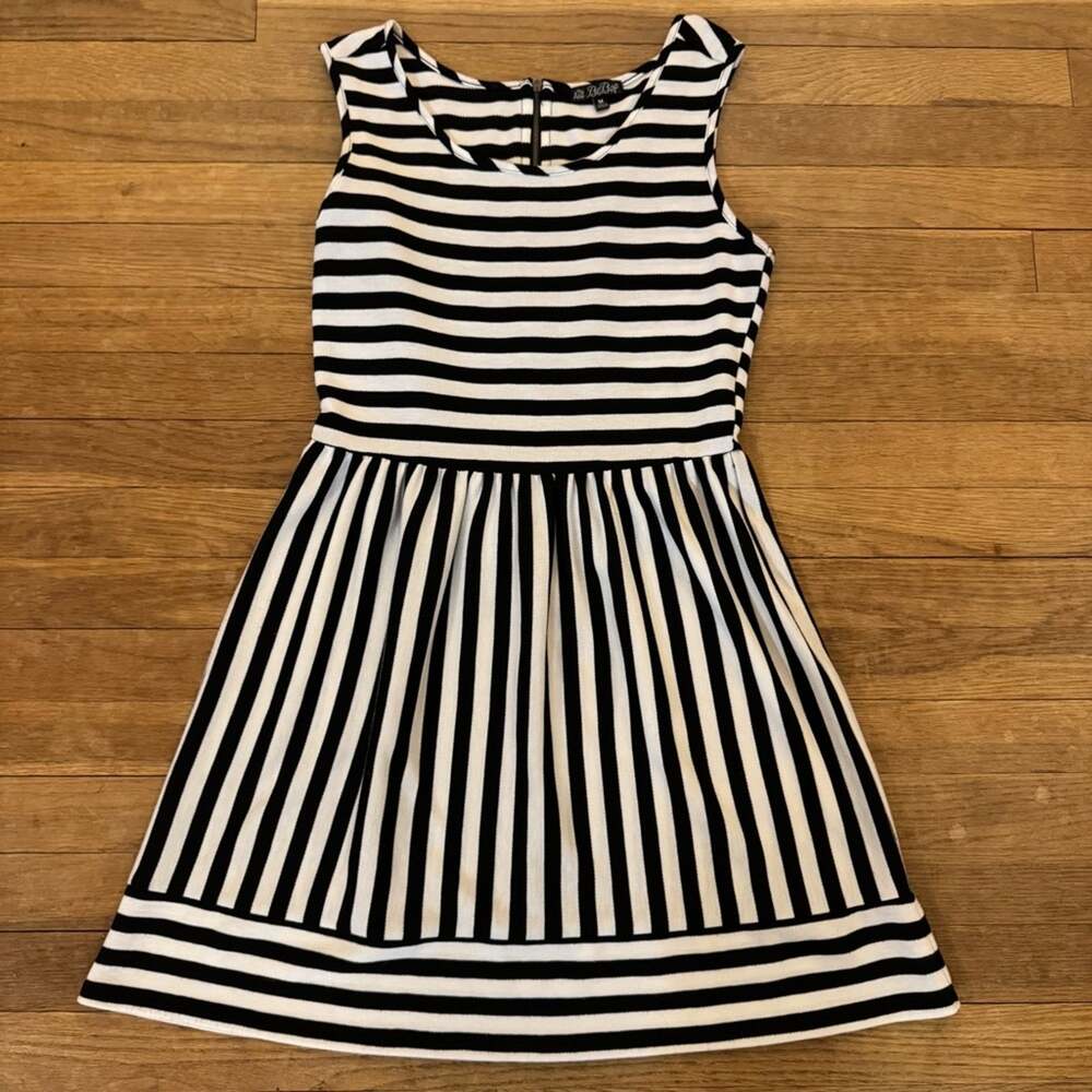 BeBop black white stripe sleeveless a-line mini dress size medium M
b30